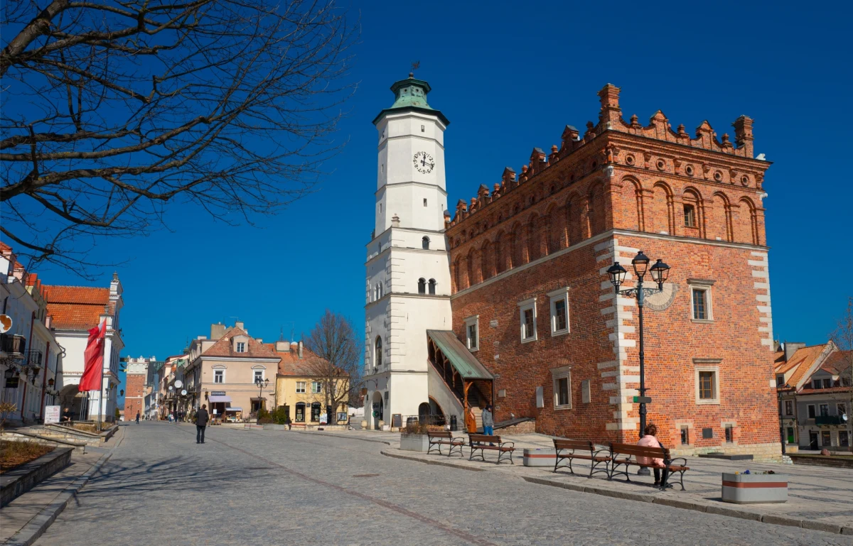 Sandomierz zabiera się za zabezpieczenie baszty będącej częścią średniowiecznych obwarowań miasta. Prace mogą się zakończyć w okolicach sylwestra.
