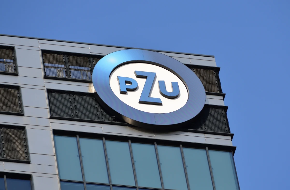 Rada nadzorcza PZU powierzyła Arturowi Olechowi funkcję prezesa pod warunkiem uzyskania zgody Komisji Nadzoru Finansowego - podał ubezpieczyciel. Ponadto rada zdecydowała o powołaniu dodatkowo trzech członków zarządu spółki.