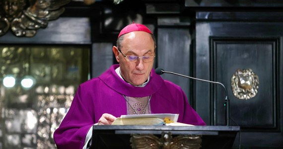 Prymas Polski zaapelował do księży ze Żnina, którzy zrugali wiernych za "amoralne" i "gorszące" zachowania podczas Wielkiego Postu. Duchownym nie podobało się, że niektórzy parafianie nie rezygnują w tym czasie z uczestniczenia w imprezach. Wojciech Polak zwrócił księżom uwagę na "styl i formę komunikowania się". 