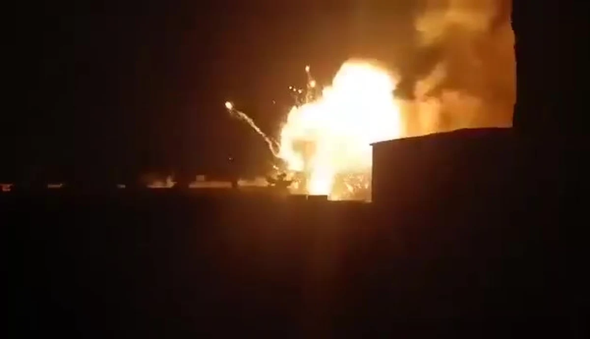 ​Izraelska armia w piątek nad ranem przeprowadziła naloty na cele w pobliżu syryjskiego miasta Aleppo. Agencja Reutera podała, powołując się na źródła w syryjskich siłach bezpieczeństwa, że zginęło co najmniej 38 osób, w tym pięciu członków libańskiego Hezbollahu.