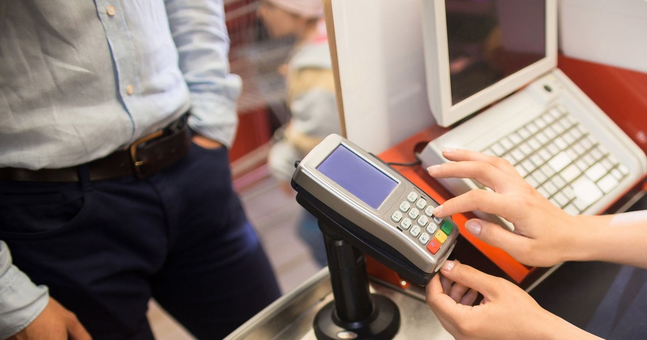 Istotne zmiany dla klientów Biedronki. Spóźnialscy zapłacą słoną karę