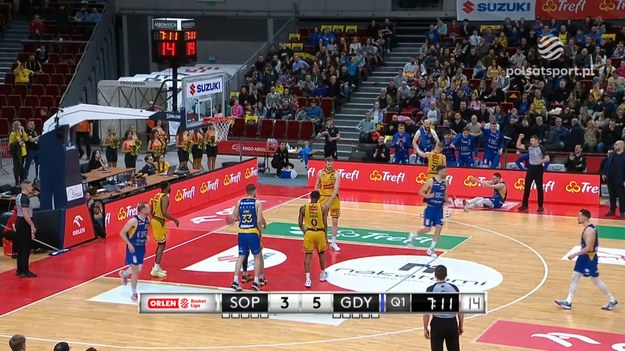 Skrót meczu Trefl Sopot - Krajowa Grupa Spożywcza Arka Gdynia.
