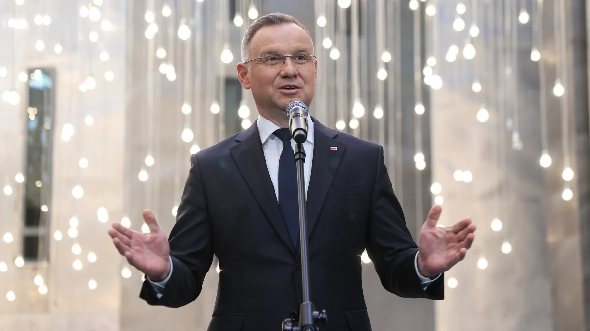 Jest decyzja prezydenta Andrzeja Dudy ws. nowelizacji Prawa farmaceutycznego zakładającej, że antykoncepcja awaryjna będzie dostępna bez recepty dla osób od 15. roku życia. Ustawa została zawetowana. "Podstawowym uzasadnieniem decyzji Prezydenta RP jest wola poszanowania konstytucyjnych praw i standardu ochrony zdrowia dzieci" - przekazano w komunikacie. 