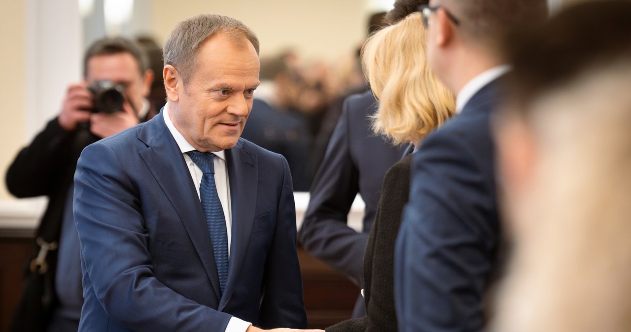  Czemu Donald Tusk uznał za swój priorytet realizację obietnicy PiS