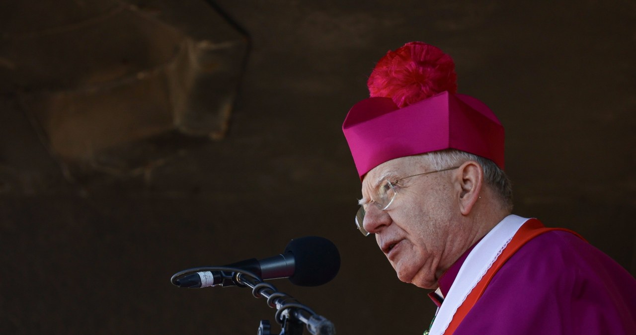 Abp Jędraszewski mówił o przerywaniu ciąży. Uderzył w rządzących