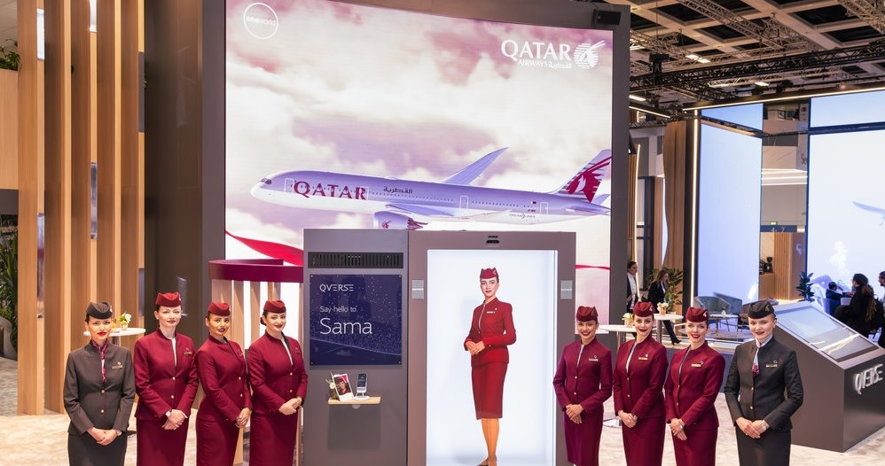 Pierwszy, świecie, personel, pokładowy, sztuczną, inteligencją, zaprezentowały, Qatar, Airways, marcowych, targach, Berlinie, Li Wirtualna stewardessa wchodzi na pokład. Kamień milowy dla całej branży