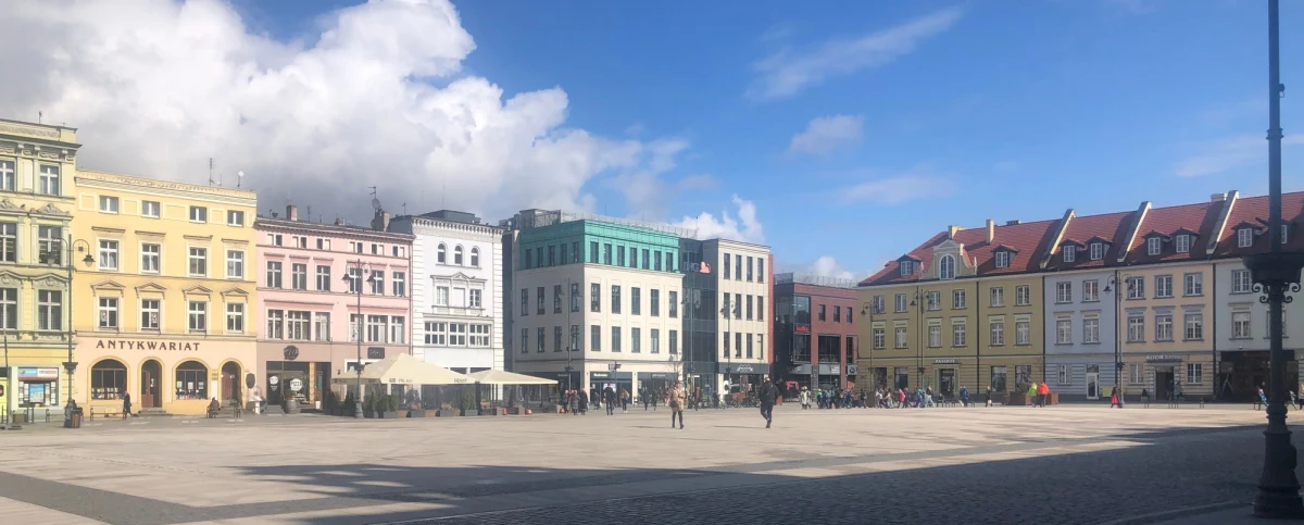 Miasto-gąbka - właśnie tak od kilku miesięcy nazywana jest Bydgoszcz. Powodem jest nowy system zbiorników retencyjnych, który w tym mieście ma gromadzić wodę z deszczu. Właśnie dlatego w Lany Poniedziałek w Faktach RMF FM odwiedzamy dzisiaj Bydgoszcz.