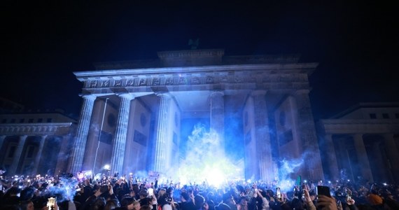 Dzisiaj (1 kwietnia) w życie weszły przepisy o częściowej legalizacji marihuany w Niemczech. Nasi zachodni sąsiedzi, aby uczcić ten fakt, bawili się w nocy na specjalnej imprezie przy Bramie Brandenburskiej.