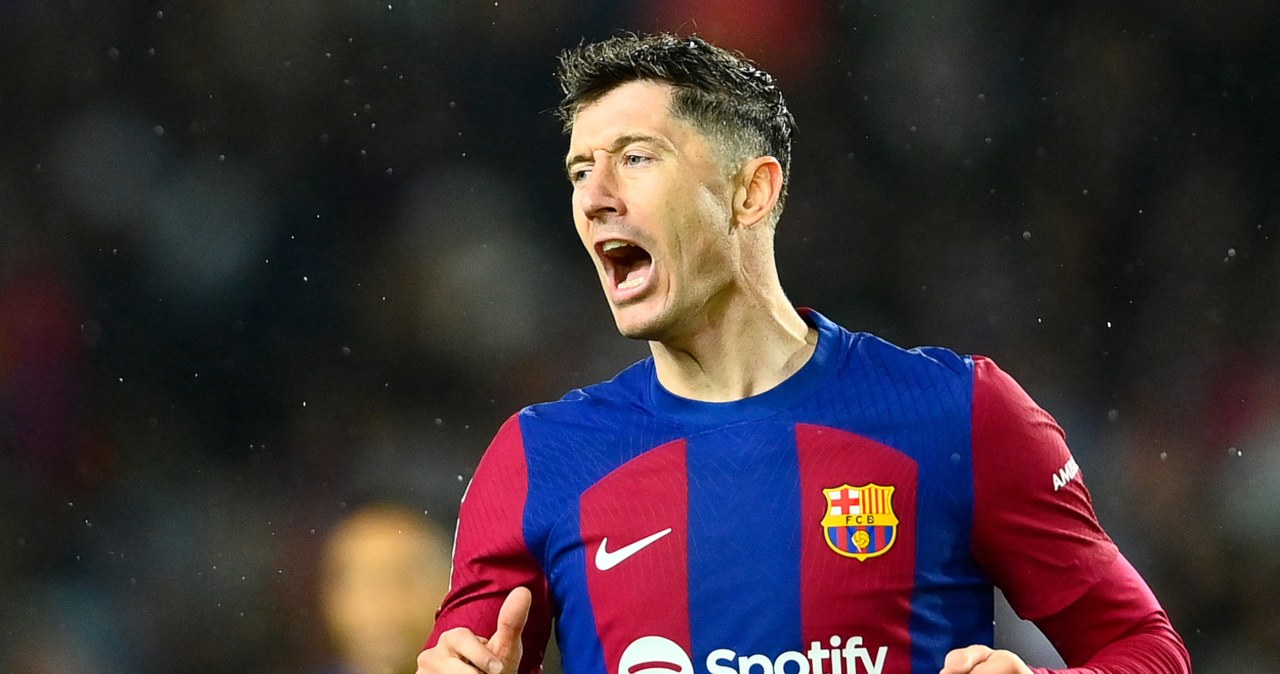 Real Madrid – Barcelona.  There is a lot of talk about punishing Lewandowski.  “He has to leave the game.”