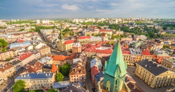 Od wtorku (2 kwietnia) kierowcy z Lublina muszą liczyć się z utrudnieniami z powodu realizacji zdjęć do filmu. Zmiany w organizacji ruchu dotyczą głównie okolic Centrum Spotkania Kultur.