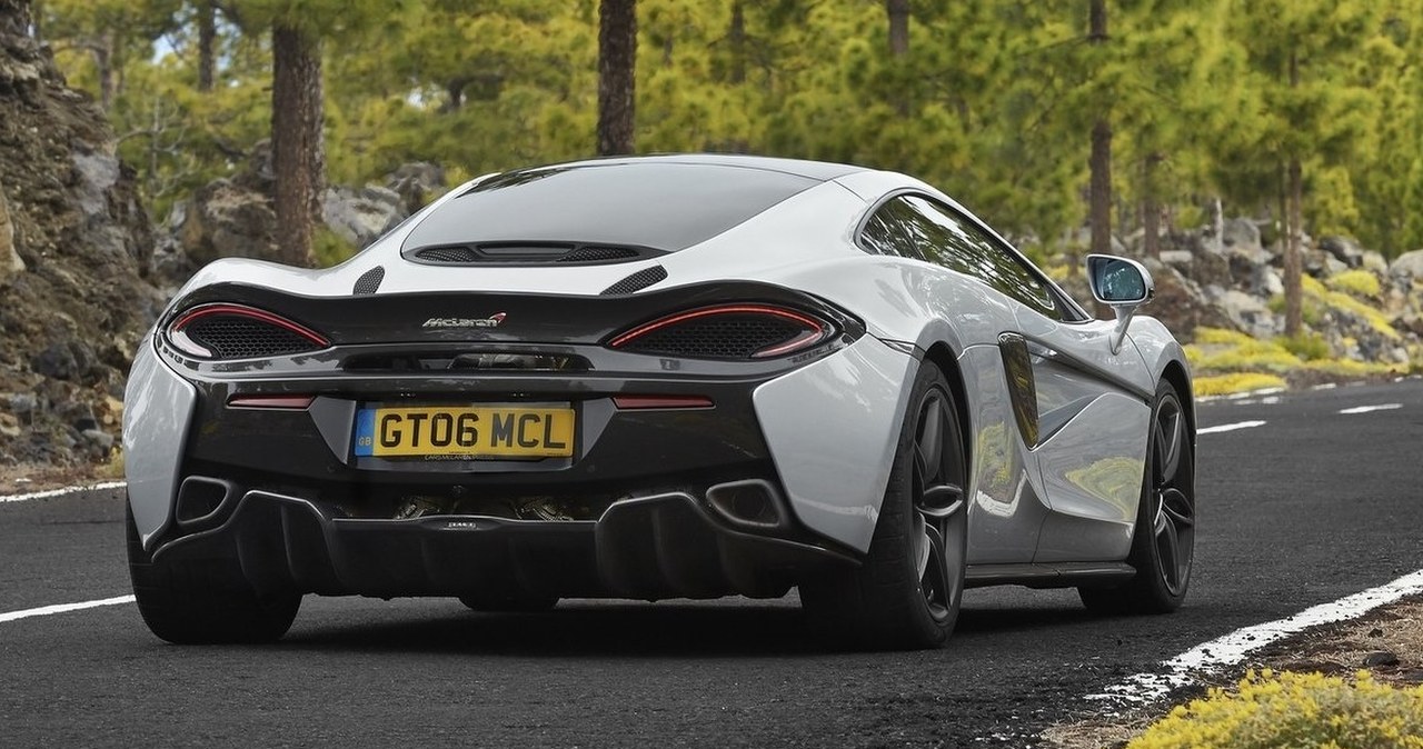 McLaren raz przejechał przez polską gminę. Kosztowało ją to pół miliona zł