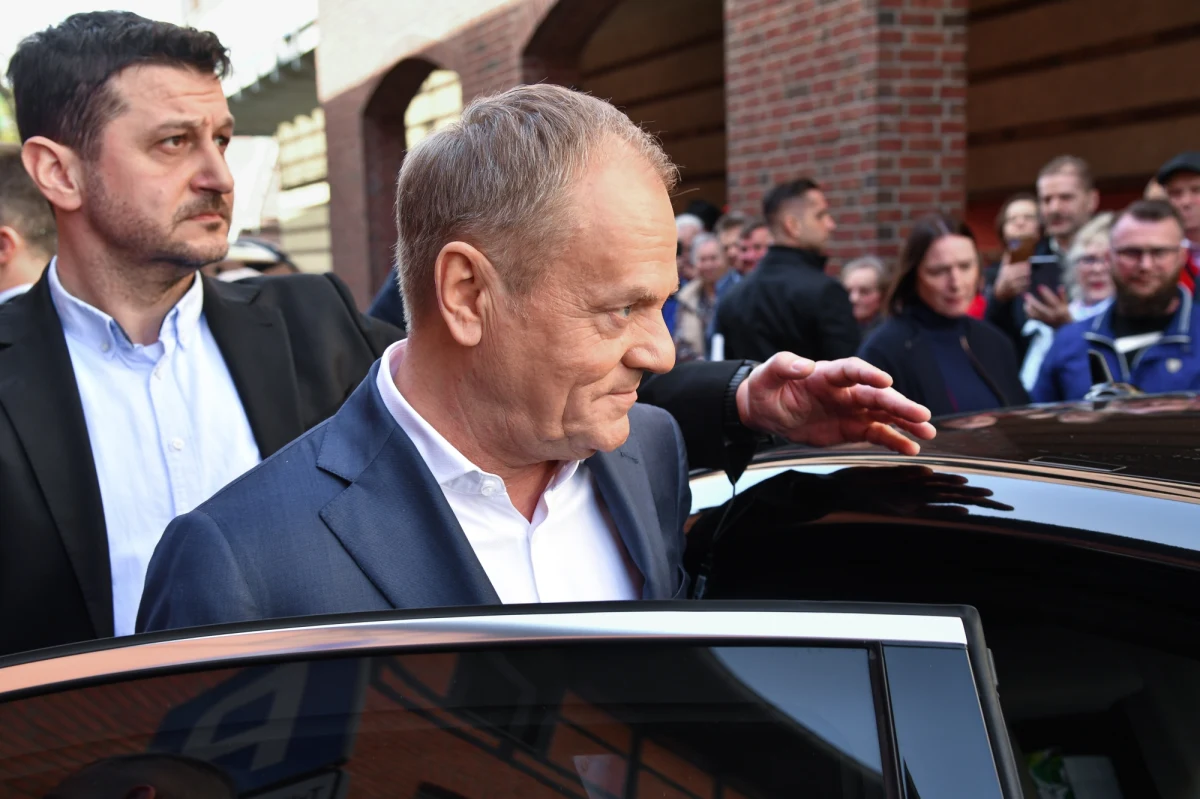 Coraz bliżej rekonstrukcji rządu Donalda Tuska - pisze „Rzeczpospolita”. Według gazety co najmniej czterech ministrów pożegna się z pracą.