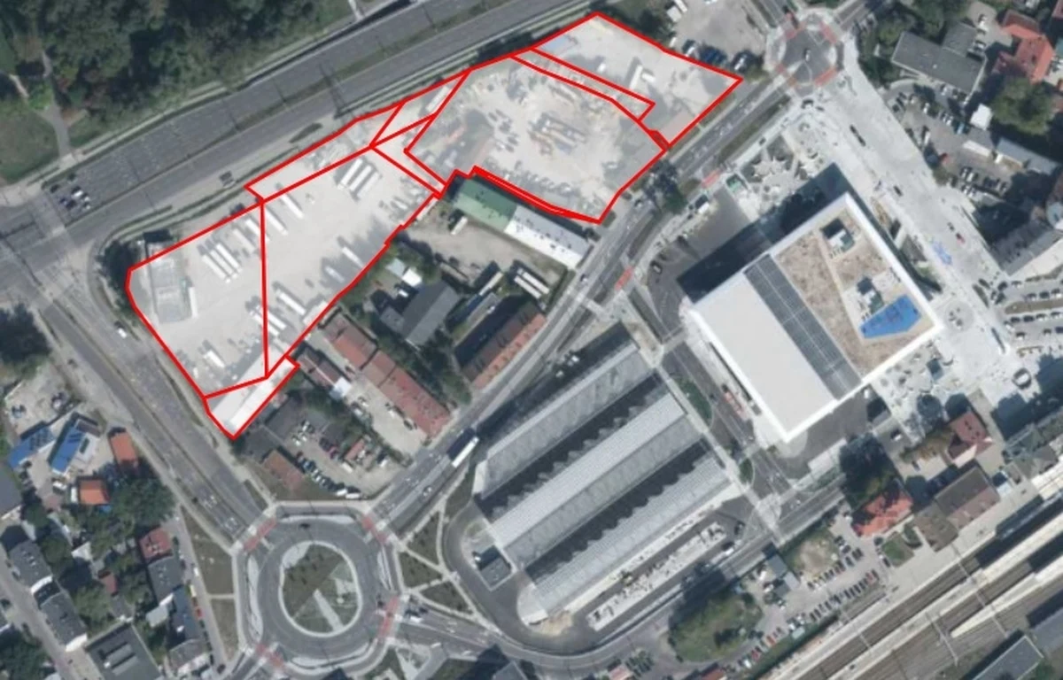 Dwa wieżowce i galeria handlowa mogą powstać tuż obok Dworca Lublin. Do Urzędu Miasta wpłynął już wniosek o pozwolenie na taką budowę.