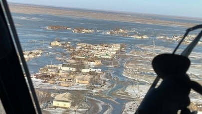 Śnieg topnieje, woda zalewa miasta. Rozległe powodzie w Kazachstanie