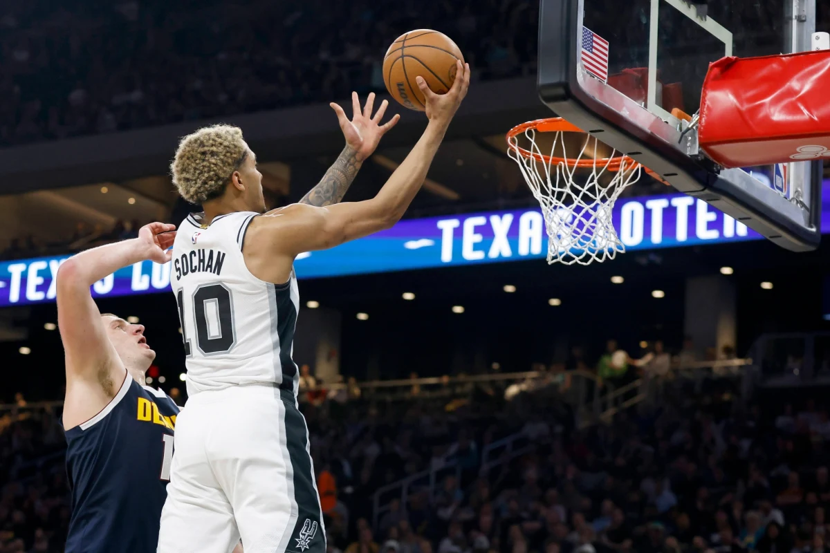 Reprezentant Polski Jeremy Sochan z powodu urazu stawu skokowego opuści pozostałą część sezonu koszykarskiej ligi NBA i przejdzie zabieg artroskopii - poinformował jego klub San Antonio Spurs.