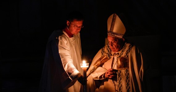 Papież Franciszek ujawnił, jak będą wyglądać jego uroczystości pogrzebowe. Potwierdził, że zostanie pochowany w rzymskiej bazylice Matki Bożej Większej. Przekazał też swoją decyzję, by podczas obrzędów jego ciało nie było wystawione na katafalku, lecz w trumnie.