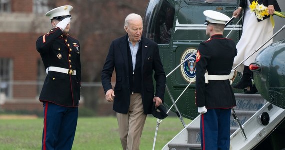 Prezydent USA Joe Biden odbył rozmowę telefoniczną z przywódcą Chin Xi Jinpingiem - podał Biały Dom. Podczas rozmowy prezydent miał m.in. wyrazić rosnące zaniepokojenie wsparciem Pekinu dla rosyjskiego przemysłu zbrojeniowego oraz działaniami przeciwko filipińskim statkom.