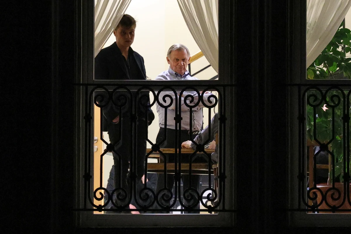 Protestujący rolnicy spędzili noc w gmachu ministerstwa rolnictwa - informację potwierdził RMF FM o poranku Tomasz Obszański, Przewodniczący NSZZ  Rolników Indywidualnych "Solidarność". Przed północą resort wydał komunikat o nocnych rozmowach rolników z ministrem Czesławem Siekierskim. 