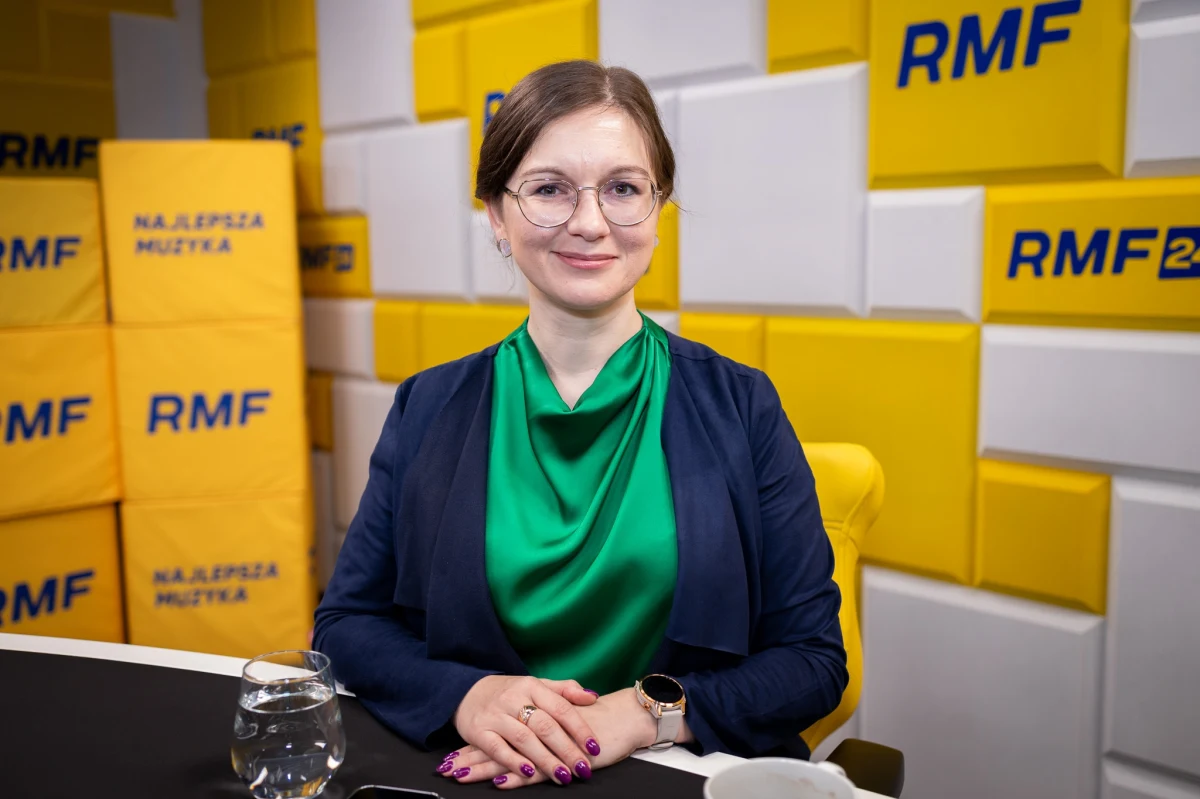 "Potrzebujemy rozwiązań, które pozwolą nam przetrwać na naszym kontynencie, planecie, dlatego rozwiązania Zielonego Ładu są dyskutowane, ale te, które są teraz w nim zapisane, powodują nierównowagę wśród europejskich rolników" - mówiła w Porannej rozmowie w RMF FM Paulina Matysiak z Partii Razem. Zaznaczyła jednak, że zapisy Zielonego Ładu muszą być realizowane: „Jeżeli nie będziemy ich wprowadzać, to za chwilę rolnicy nie będą mieli co uprawiać na swojej ziemi. Tak wygląda smutna rzeczywistość”.