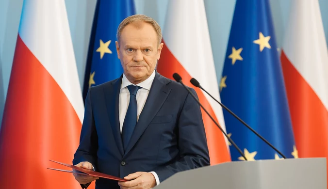 Tusk wskazał na Romanowskiego i Orbana. Napisał po węgiersku