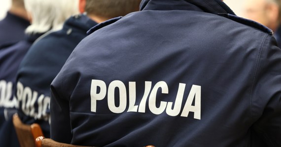 Dwaj kursanci zostali w ciągu jednego miesiąca wyrzuceni z Akademii Policji w Szczytnie. Powodem było nadużycie alkoholu - dowiedział się reporter RMF FM Krzysztof Zasada.