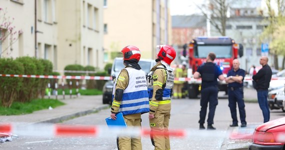 Po poniedziałkowym wybuchu gazu w bloku w Tychach (Śląskie) nadzór budowlany nie podjął jeszcze formalnej decyzji ws. użytkowania tej części budynku z 49 mieszkaniami - wynika ze środowej informacji tyskiego samorządu. Wiadomo, że w najbliższym czasie mieszkańcy do nich nie wrócą.