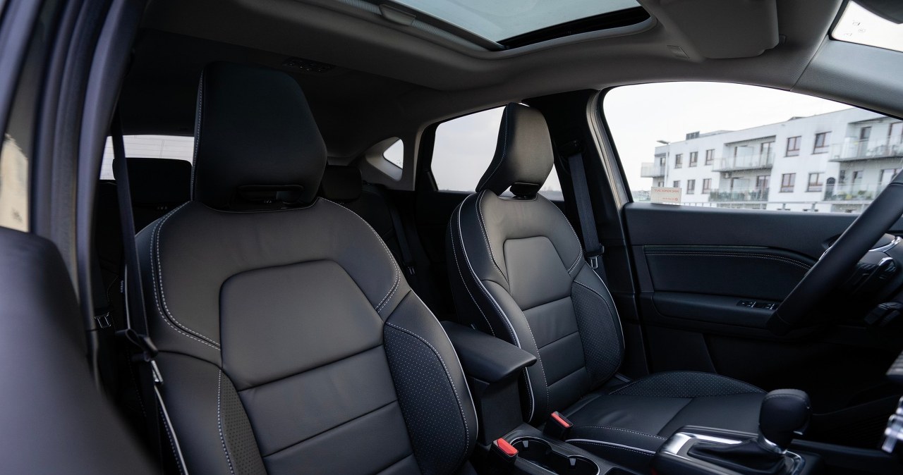 Skóra na fotelach pęka albo traci kolor? Wystarczyło regularnie robić jedną rzecz