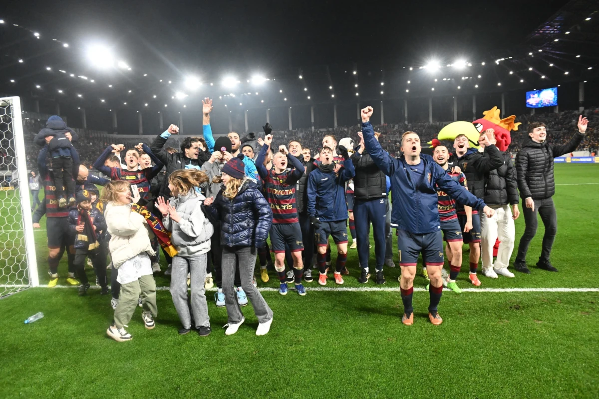 Pogoń Szczecin zmierzy się 2 maja z Wisłą Kraków w finale piłkarskiego Pucharu Polski. Portowcy w półfinale, po dogrywce, pokonali Jagiellonię Białystok 2:1. Bramkę na wagę awansu zdobył Fredrik Ulvestad.