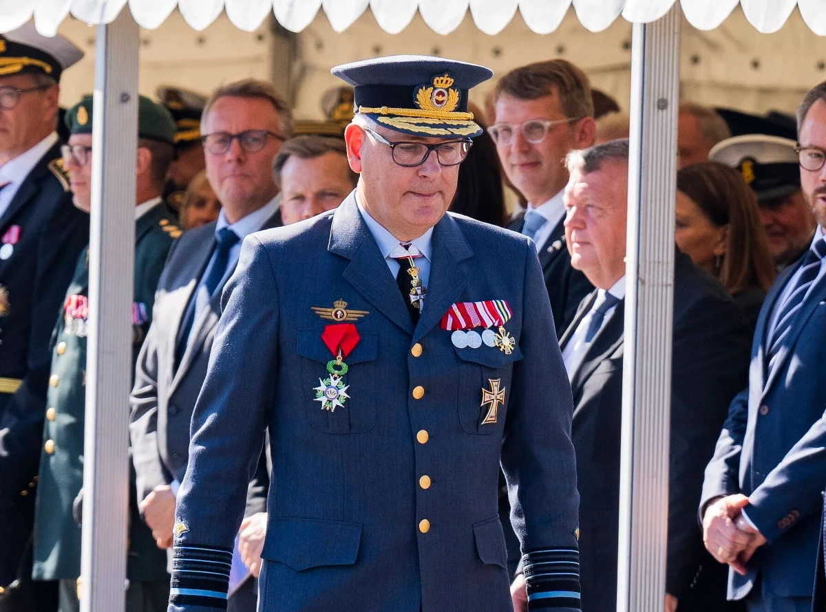 Szef sił zbrojnych Danii Flemming Lentfer został zdymisjonowany - poinformował w środę minister obrony Troels Lund Poulsen. Dymisję wojskowego media wiążą z aferą z fregatą Iver Huitfeldt, która została wysłana na Morze Czerwone z niesprawnym uzbrojeniem i nie mogła wystrzelić rakiety.