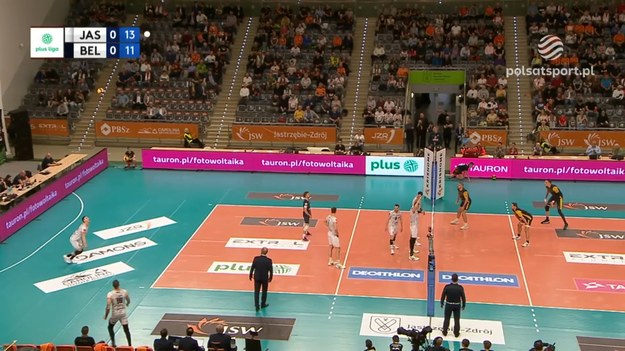 Skrót meczu Jastrzębski Węgiel - PGE GiEK Skra Bełchatów.
