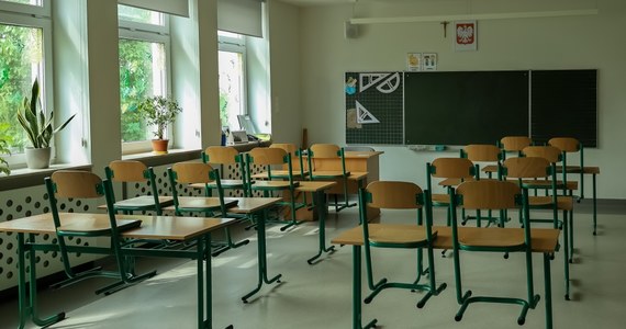 Od września 2024 r. wprowadzony zostanie obowiązek szkolny dla ukraińskich dzieci przebywających w Polsce. Obejmie on około 50-60 tys. uczniów - poinformowała wiceminister edukacji narodowej Joanna Mucha.