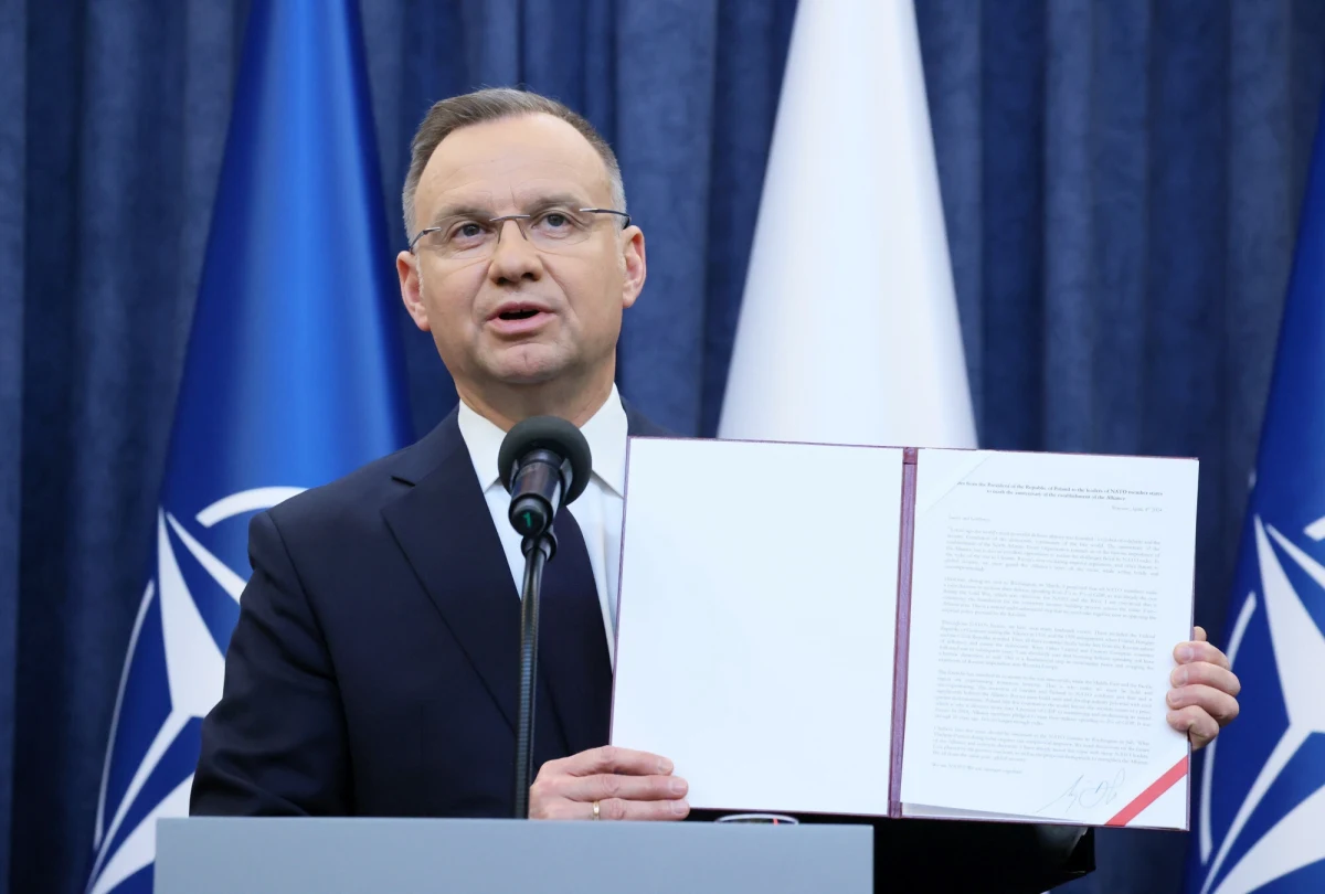 Prezydent Andrzej Duda dąży do przeforsowania pomysłu podniesienia składki natowskiej z 2 do 3 proc. PKB. "Mój list otwiera dyskusję na ten temat" - przekazał Duda, informując, że wystosował korespondencję w tej sprawie do przywódców państw NATO.