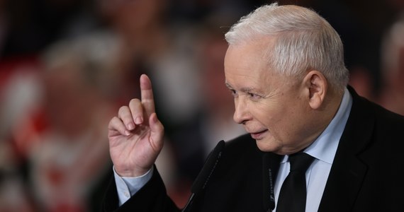 "Jeśli ja bym był przy władzy, to nastąpiłoby wydalenie" - powiedział Jarosław Kaczyński, odnosząc się do kwestii wydalenia z Polski ambasadora Izraela Jakowa Liwnego. Dyplomata zamieścił w mediach społecznościowych szokujący wpis, w którym odniósł się do zabicia przez izraelską armię polskiego wolontariusza w Strefie Gazy.