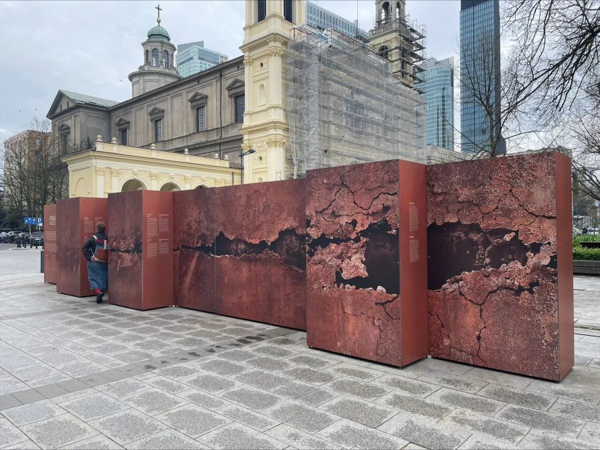 "Zbieramy Budujemy Pamiętamy" - to nazwa nowej wystawy czasowej otwartej na placu Grzybowskim w Warszawie, została ona zorganizowana przez Muzeum Getta Warszawskiego. Wystawa jest wydarzeniem zapowiadającym otwarcie ekspozycji stałej w powstającym Muzeum. Obiekt ma być dostępny dla zwiedzających w 2026 roku.