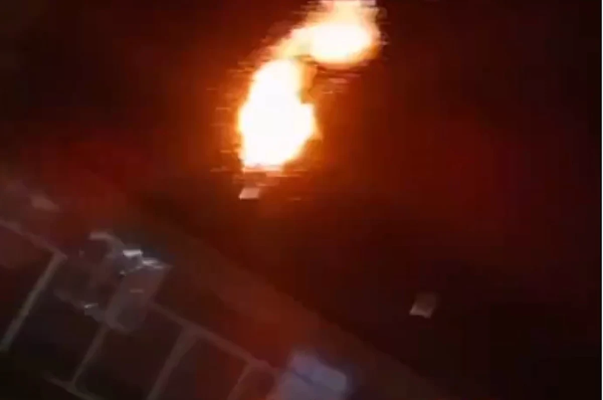 Służba Bezpieczeństwa Ukrainy i wojsko przeprowadziły zmasowany atak dronami na rosyjskie lotnisko wojskowe koło Rostowa. Użyto kilkudziesięciu bezzałogowców. Ukraińska Prawda, powołując się na swoje źródła, informuje, że zniszczonych zostało 6 samolotów. Kolejnych osiem poważnie uszkodzone. 