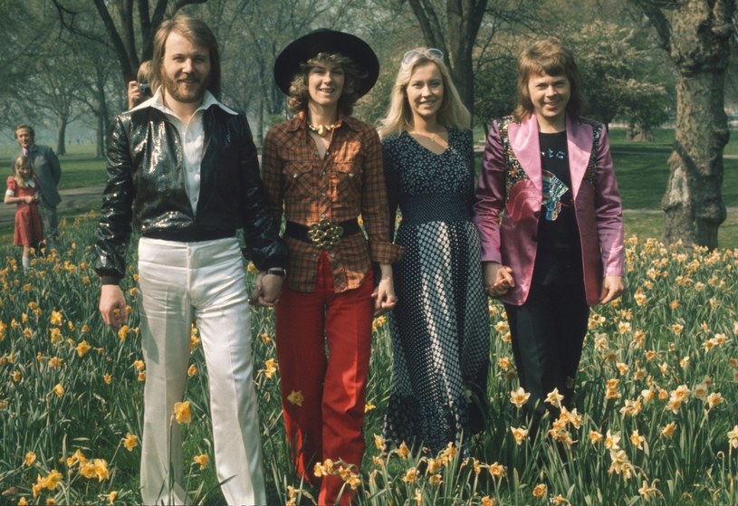 Mija pięćdziesiąt lat od triumfu grupy ABBA w konkursie Eurowizji. Muzyczny krajobraz na przestrzeni półwiecza mocno się zmienił, występy eurowizyjne także - mimo to, nadal utwór "Waterloo" zalicza się do grona najwybitniejszych, konkursowych piosenek.