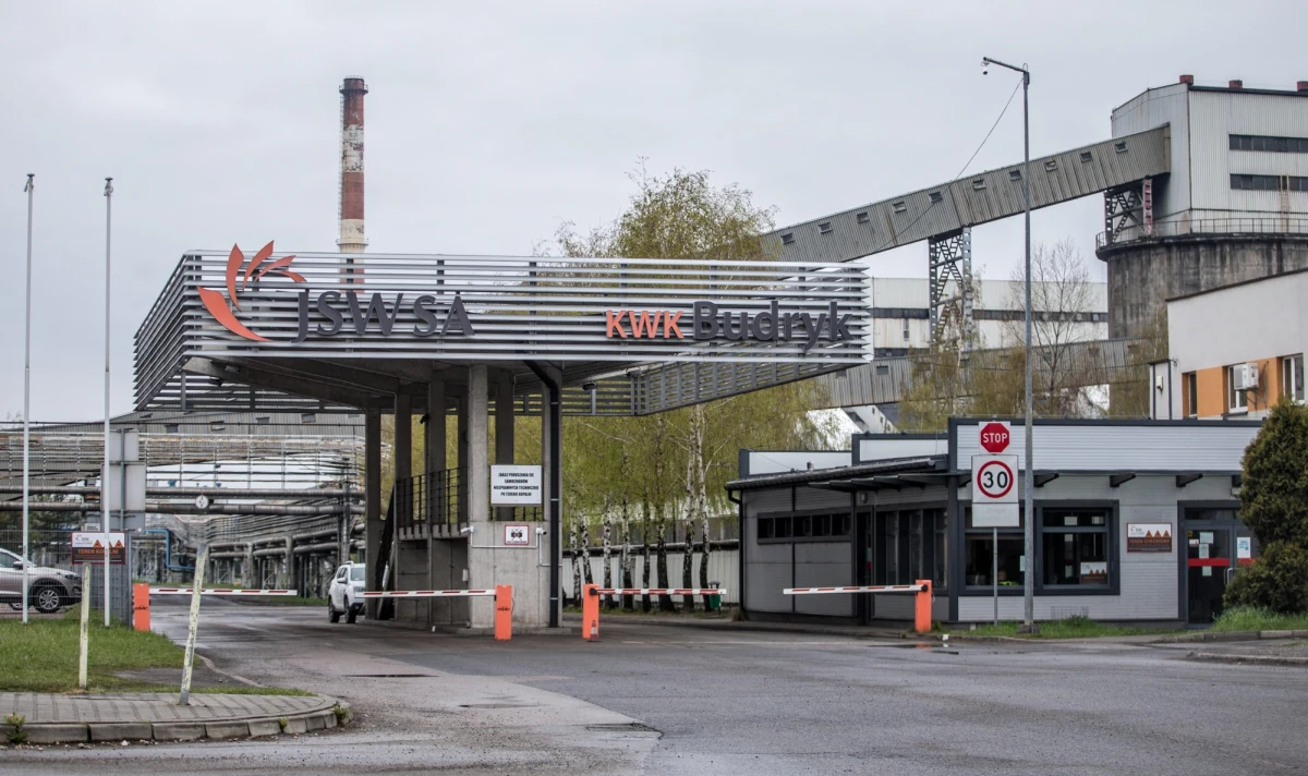 W nocy w kopalni Budryk w Ornontowicach rozpoczęto akcję pożarową. Z zagrożonego terenu wycofano 103 górników. Nikt nie został poszkodowany. 
