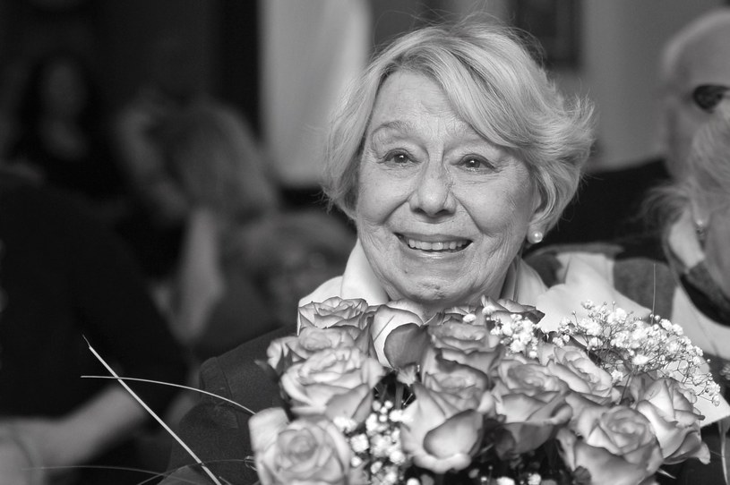 Zofia Kucówna nie żyje. Aktorka, pedagog oraz pisarka, znana m.in. z ról w filmach "Wiano" Jana Łomnickiego, "Spirala" Krzysztofa Zanussiego i "Deszczowy lipiec" Leonarda Buczkowskiego, a także z seriali "Egzamin z życia" i "Dom nad rozlewiskiem", zmarła w sobotę, 6 kwietnia, w wieku 90 lat. Miała na swoim koncie blisko 140 ról filmowych, telewizyjnych i teatralnych. Przez wiele lat angażowała się w działalność na rzecz Domu Aktora w Skolimowie.