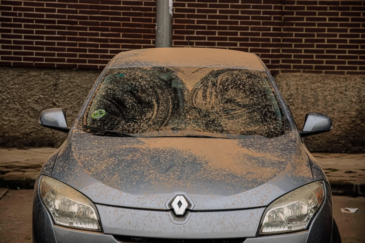 Mamy teraz większą częstość wymiany południkowej powietrza. Napłynie do nas znowu ciepłe powietrze z temperaturą dochodząca do 25 stopni Celsjusza, (...) ale właśnie to jest powietrze prowadzone z Sahary równolegle z pyłem - mówił na antenie Radia RMF24 prof. dr hab. Rajmund Przybylak, klimatolog z Uniwersytetu Mikołaja Kopernika w Toruniu.