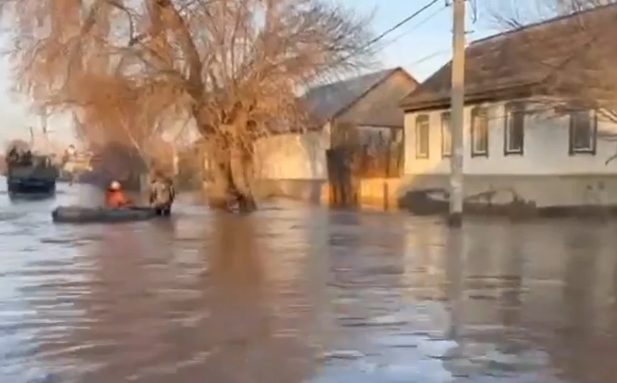 Trudna sytuacja w rosyjskim mieście Orsk na południowym Uralu, gdzie w piątek pękła tama, która następnie częściowo się zawaliła. Ewakuowano ponad 4 tys. mieszkańców; zalanych zostało 2,5 tys. domów - podaje AFP.