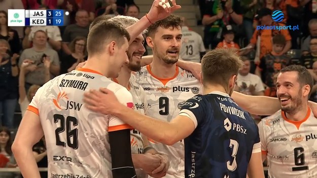 Skrót meczu Jastrzębski Węgiel - Grupa Azoty ZAKSA Kędzierzyn-Koźle. 