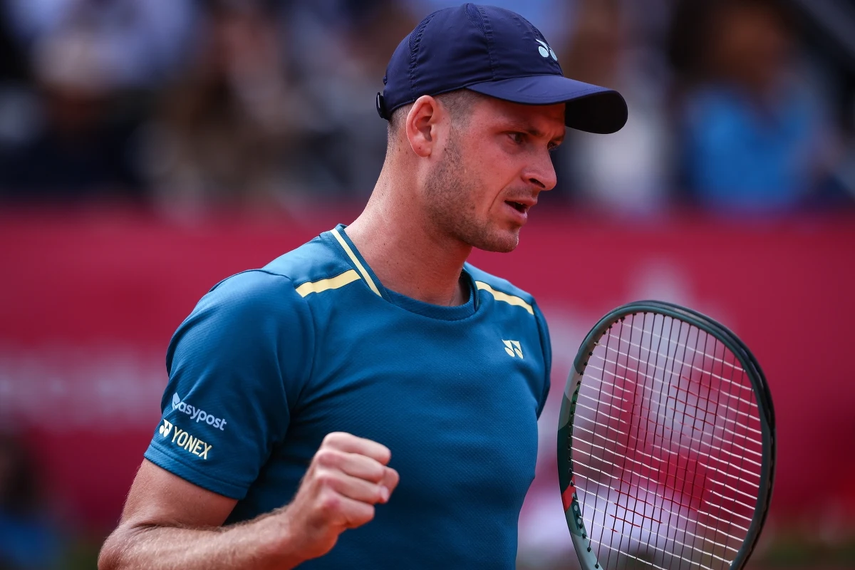 Hubert Hurkacz wygrał turniej ATP Tour na kortach ziemnych w portugalskim Estoril. W finale Polak pokonał 6:3, 6:4 Hiszpana Pedro Martineza.