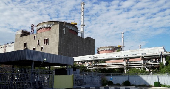 Zajęta przez Rosjan Zaporoska Elektrownia Atomowa została zaatakowana przez ukraińskie drony. Bezzałogowce trafiły między innymi w szósty blok energetyczny siłowni. Międzynarodowa Agencja Energii Atomowej (MAEA) zaapelowała o przestrzeganie zasad "nuklearnego bezpieczeństwa".