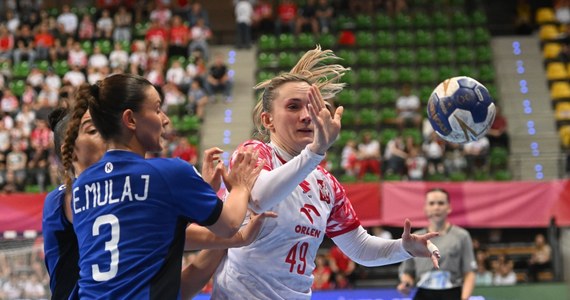 ​Polskie piłkarki ręczne w Zielonej Górze pokonały Kosowo 28:17 (15:9) w ostatnim swoim meczu eliminacji mistrzostw Europy. Biało-Czerwone awansowały z drugiego miejsca w grupie 8. do finałów, które pod koniec roku odbędą się na Węgrzech, Austrii i Szwajcarii.