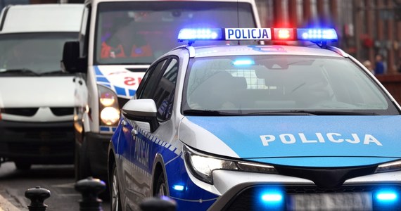 Małopolska policja poszukuje 54-letniego Mirosława M. Mężczyzna jest podejrzewany ws. podwójnego zabójstwa w Spytkowicach w powiecie wadowickim. W jednym z domów znaleziono ciała dwóch kobiet. 