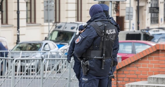 Podejrzany o podwójne zabójstwo w małopolskich Spytkowicach został zatrzymany - informuje policja. 54-latka schwytano w Niemczech.