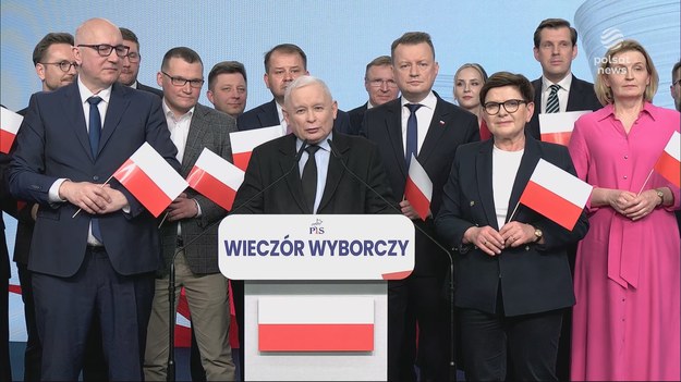- Naszym celem jest by to, co dzieje się teraz w Polsce, było tylko incydentem - mówił podczas wieczoru wyborczego PiS Jarosław Kaczyński. Komitet Prawo i Sprawiedliwość z wynikiem 33,7 proc. wygrywa wybory samorządowe 2024 - wynika z sondażu exit poll pracowni Ipsos dla Telewizji Polsat, TVN i TVP. Prezes PiS podkreślał, że to dziewiąte z rzędu zwycięstwo jego formacji, a wiadomość o jej "śmierci" jest "przedwczesna".