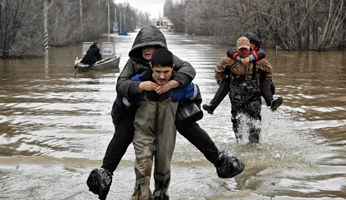 Rosja walczy z potężną powodzią. "Tyle wody nie widziałem od dziesięcioleci"