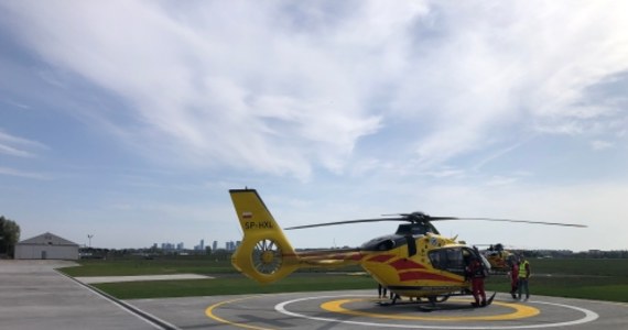 Zamiast hangarów wybudowanych pół wieku temu, z których śmigłowce wyprowadzano na platformie ciągniętej przez traktor - nowoczesne, w pełni zautomatyzowane budynki. Do tego centrum operacyjne, mogące koordynować działania ratunkowe na dużą skalę. To w skrócie infrastruktura otwartej wczoraj, nowoczesnej bazy LPR na warszawskim lotnisku Babice