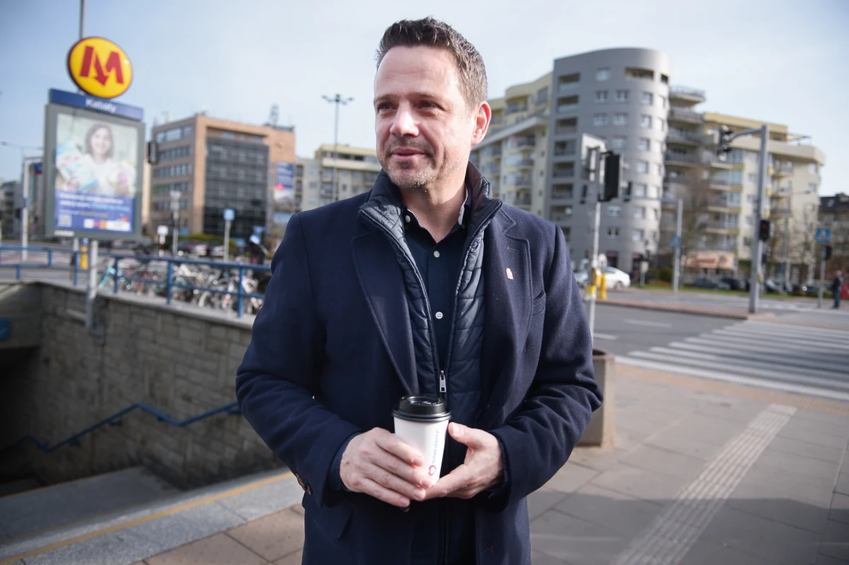 Niespodzianki nie było. Ubiegający się o reelekcję prezydent Warszawy Rafał Trzaskowski (KO) wygrał w pierwszej turze wyborów, zdobywając 57,41 proc. głosów - wynika z oficjalnych danych podanych przez PKW.